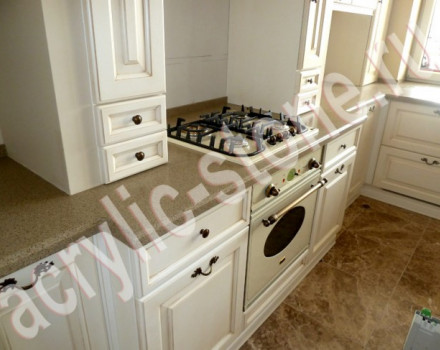 Столешница для кухни в классическом стиле из акрилового камня LG HI-MACS: фото